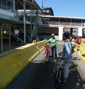 Crossing the Mississippi River to the Algergers neighborhood by ferry, is free for passage for bikers and walkers.