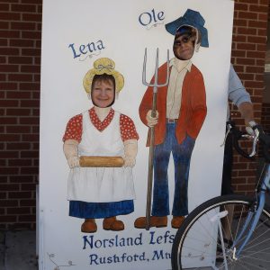 While enjoying some Norseland Leftse take a selfie with a friend as Ole and Lena.