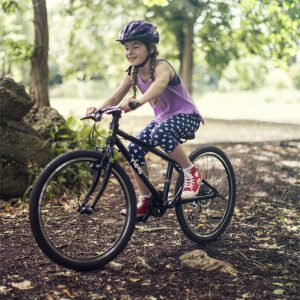 The Frog 62 is special because it is at the spear tip of a new movement in children’s bicycle development that fits better and weighs less.