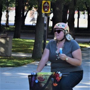 On this ice cream smiles Sunday, number twenty-nine of #30DaysofBiking, we look back at this sunny day. Here this biker chick is pedaling through the University of Minnesota campus, enjoying a cool treat along the way.