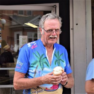 On this bike pic Sunday, looking through the archives we found this photo of this biker dude enjoying a tasty treat.